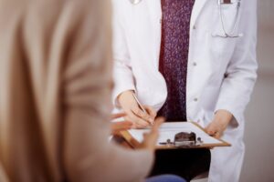 Como o endocrinologista atua no processo de ganho de peso?