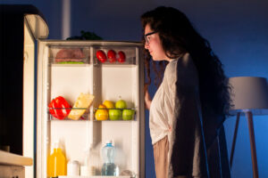 5 mitos e verdades sobre a compulsão alimentar