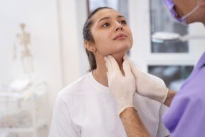 Linfoma primário da tireoide: sintomas e tratamentos